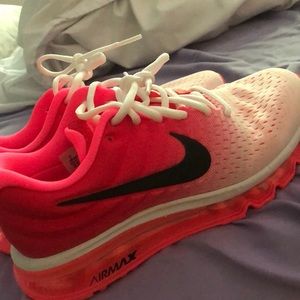 New Nike Air Max size 7
